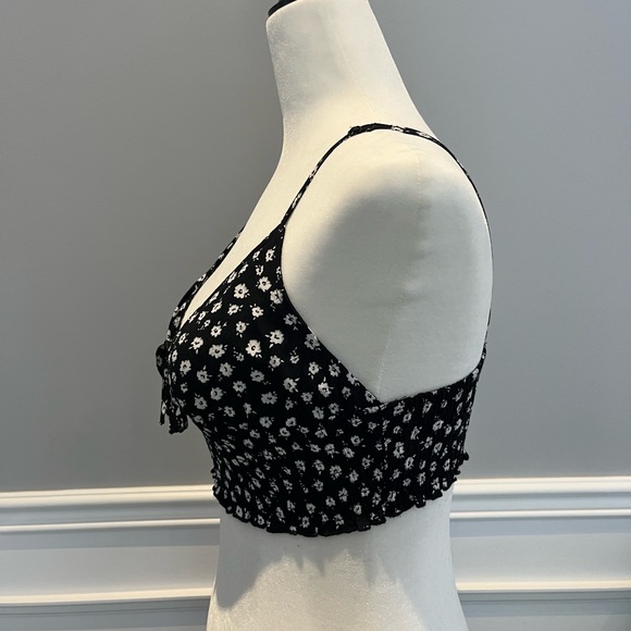 Garage crop tank top black with white flowers size small 55% viscose 45% rayon - Picture 2 of 4
